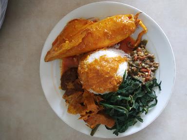 RUMAH MAKAN SALERO NASI PADANG