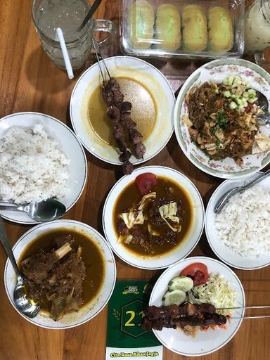 SATE KLATHAK DAN BAKMI JOWO PAK JEDE, PANCORAN