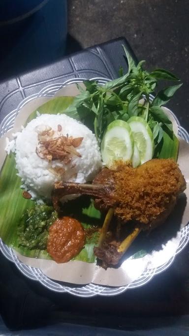 WARUNG MADURA, AYAM PENYET KHAS MADURA