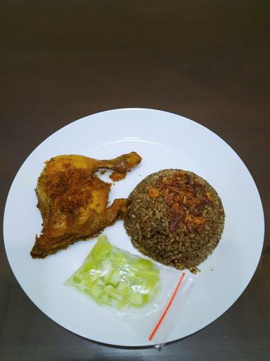 AYAM GORENG KAMPUNG BU DEWI