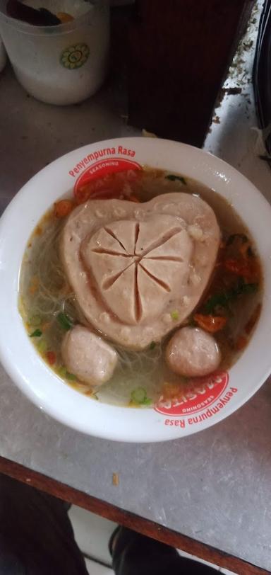 BAKSO & MIE AYAM ROSO MANUNGGAL