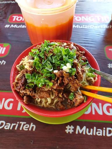 MIE AYAM AND BAKSO GAJAH MUNGKUR KARNO