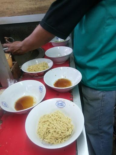 MIE AYAM & BAKSO JODO JL.STASIUN DEPOK LAMA