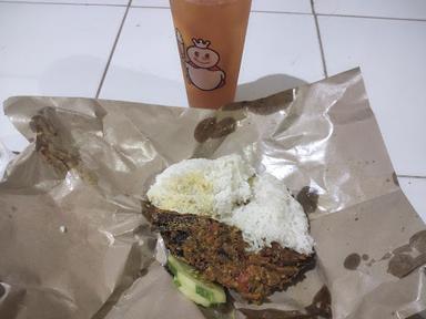 NASI BEBEK MADURA LAPANGAN GODAM