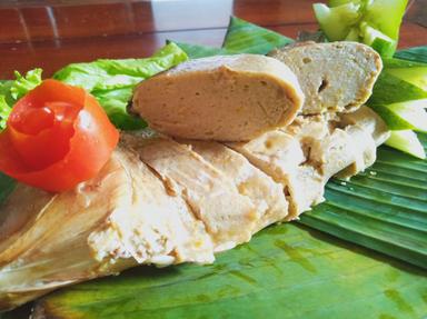 WARUNG AYAM BAKAR NDESO MBAH RONGGO