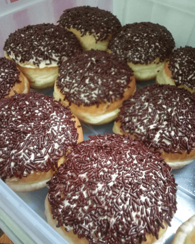 DONAT DINDA & BAKERY