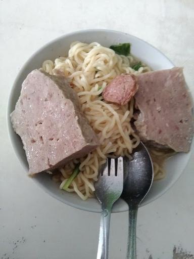 BAKSO KOTAK SOLO MANTEB