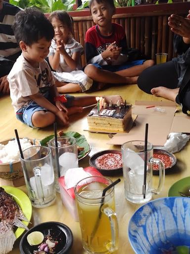 WARUNG LESEHAN PAK SHOLEH