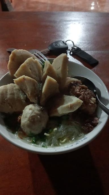 BAKSO DAN MIE AYAM MAS MBOGO