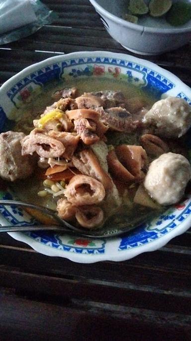 WARUNG MIE AYAM BAKSO SOTO SIDO MAMPIR