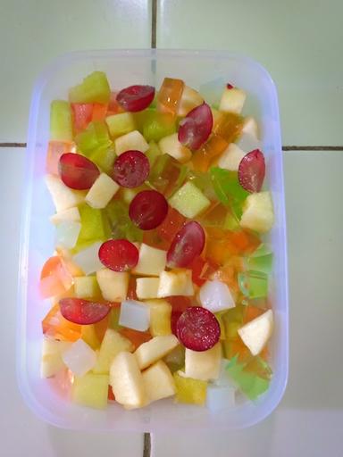 BEBY SALAD (BUAH & SAYURAN )