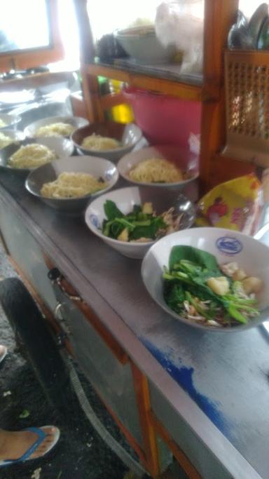 BAKSO MIE AYAM MAS CUNGKRING