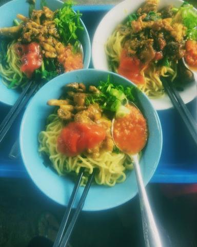 MIE AYAM BAKSO ( MAS KIWONG )