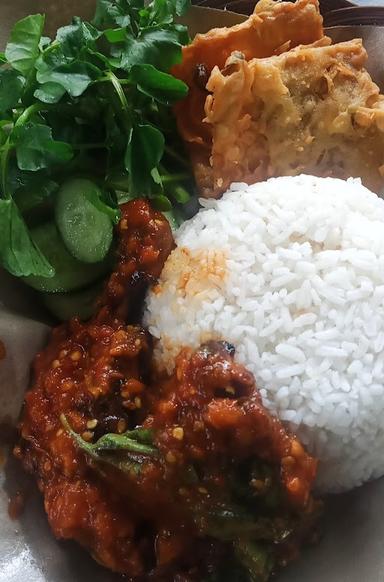 AYAM PENYET & GEPREK OZEL