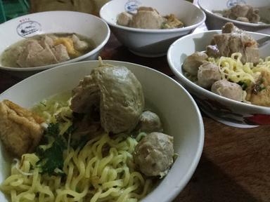 WARUNG BAKSO ABILOWO SOLO