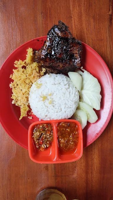 RUMAH MAKAN NASI KULIT.TA