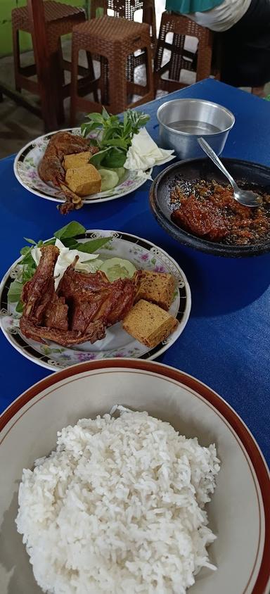 WARUNG MAKAN YU SITI