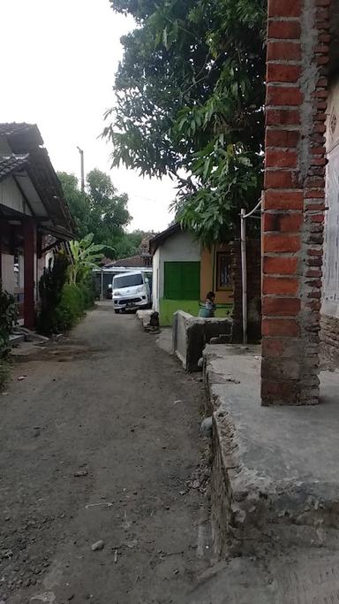 WARUNG JAJAN BU TUTI TALOK