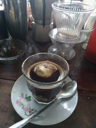 WARUNG KOPI