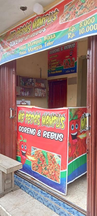 INDOMIE GORENG PEDAS MAMPUS RESTAURANT