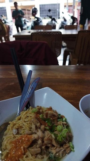 BAKSO & MIE AYAM 'INN' HOKKY PANIMBANG