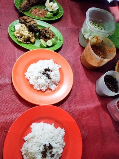 WARUNG NASI SUBUR