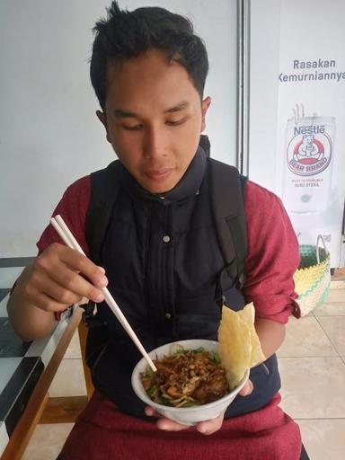 MIE BAKSO & MIE AYAM TRESNO