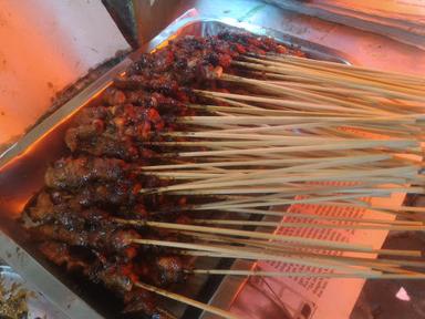 SATE AYAM MADURA CAK MATKUR