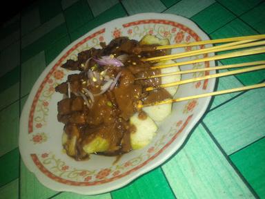 SATE AYAM MADURA CAK MATKUR