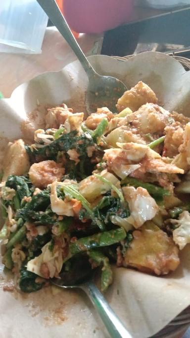 WARUNG GADO - GADO YU NDEWI PANJATAN