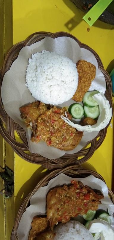 AYAM GEBUK SAMBAL BAWANG