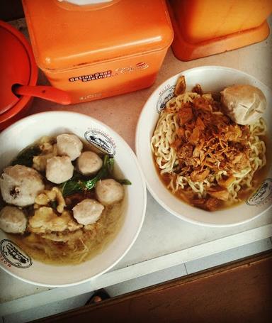 BAKSO & MIE AYAM MAS TIMAN