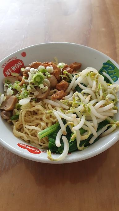 MIE AYAM SIN SIN