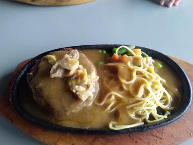 WAROENG STEAK & SHAKE CITRA RAYA CIKUPA