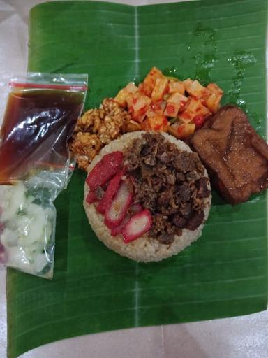 MIE PANSIT DAN NASI TIM AKIAU