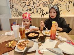 Photo's Pizza Hut Restoran