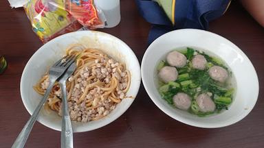 MIE BAKSO & MIAYAM MIRASA