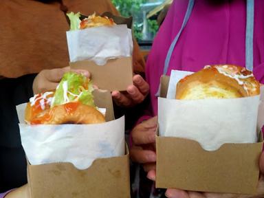 ROTI BAKAR KANAHATE PANYILEUKAN