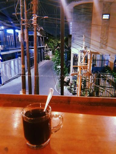 KEDAI KOPI LERENG TANGGUL