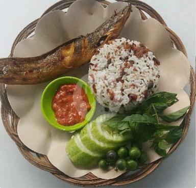 JANUR KITCHEN (TUTUG ONCOM - PECEL LELE )