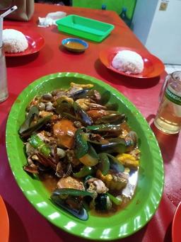 Photo's Joe Seafood Dan Pecel Lele