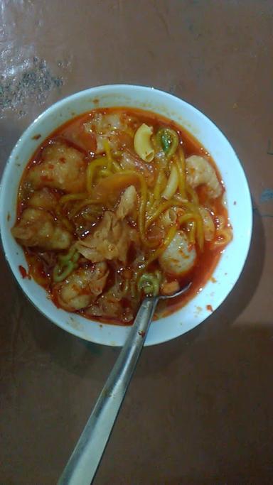 KULINER HALAL SPICY SPAGHETTI DAN SEBLAK