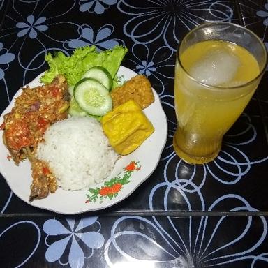 AYAM GEPREK COBEK MEWEK & AGCM THAI TEA