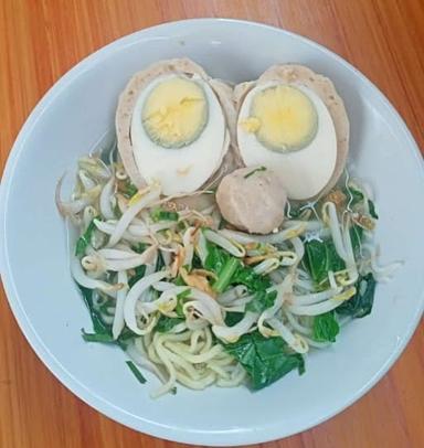 BAKSO PENGKOLAN CENDANA