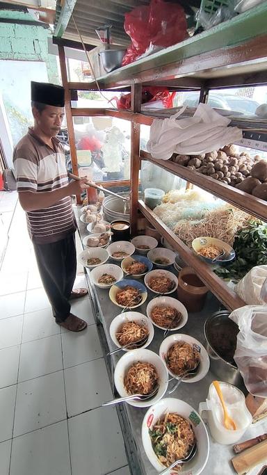 MIE AYAM & BASO MAS WIR