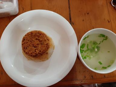 MUSHROOM CHICKEN STEAMED RICE. SIOMAY BASO TAHU. CHINESE FOOD HALAL.