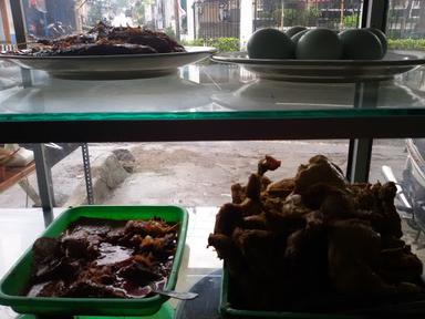 WARUNG NASI BU KOKOM