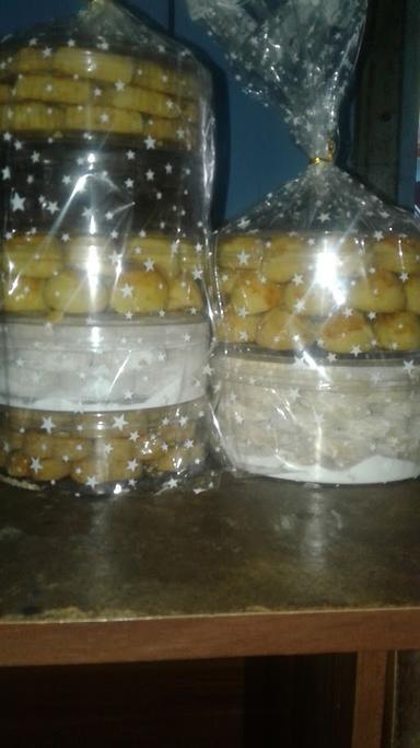 DIAN CAKE AND COOKIES