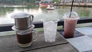 CAFE DANAU LEBAKWANGI