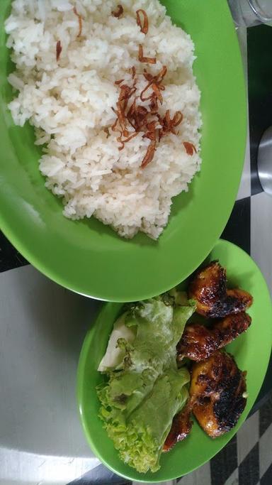 AYAM BAKAR & PECEL LELE PUTRA PUTRI